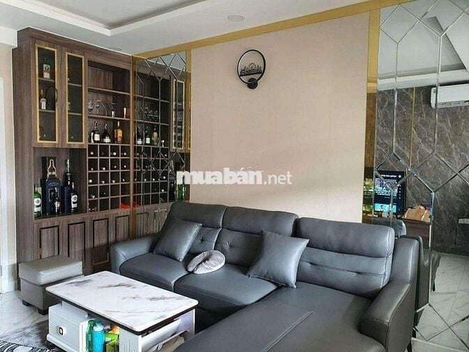 PENHOUSE NHÀ PHỐ 5 TẦNG LẦU CHỈ CÒN LẠI MỘT CĂN - TÔN ĐẢN Q4