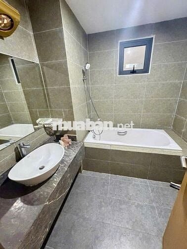 Bán gấp căn hộ FLC 265 Cầu Giấy 90m2, 2N,2WC, giá 9.7 tỷ