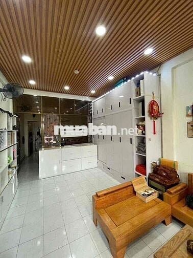 CHUNG CƯ CMT8- P.15- CHỢ HOÀ HƯNG- 43,5M2- TẶNG NỘI THẤT-SỔ HỒNG RIÊNG