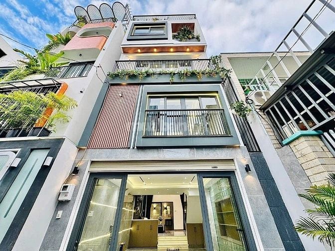 Gia đình cần bán gấp căn Huỳnh Tịch Của P8 Q3 giá 4tỷ1 sổ hồng riêng 