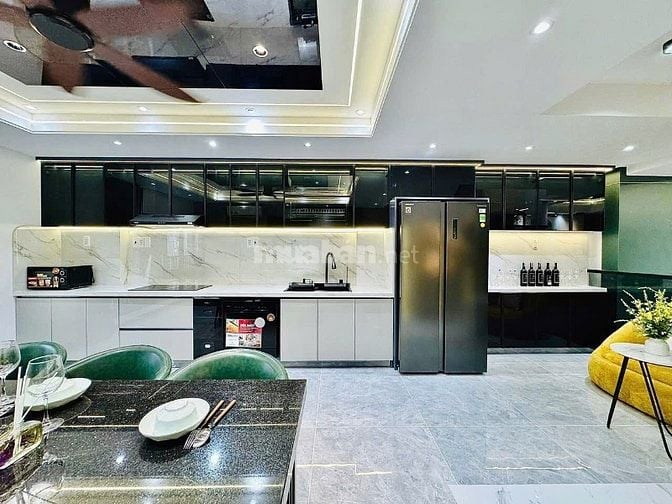 Gia đình cần bán gấp căn Huỳnh Tịch Của P8 Q3 giá 4tỷ1 sổ hồng riêng 