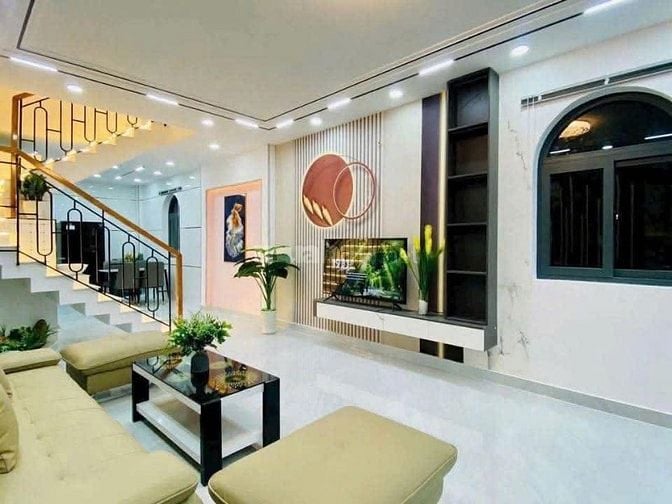 Bán gấp nhà đẹp Trần Phú Quận 5, 66m2, giá chỉ 4,2 tỷ thương lượng