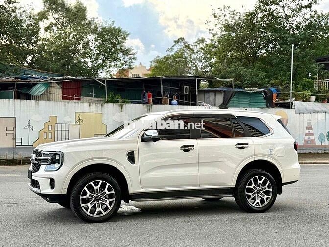 Ford Everest 2022 Titanium Plus 2.0L 4x4 AT