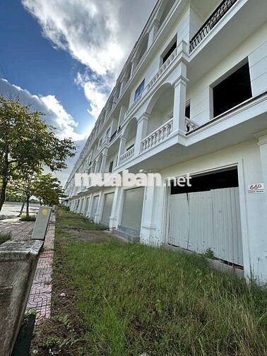 VI TRÍ ĐẮC ĐỊA BẬC NHẤT TP. VĨNH LONG