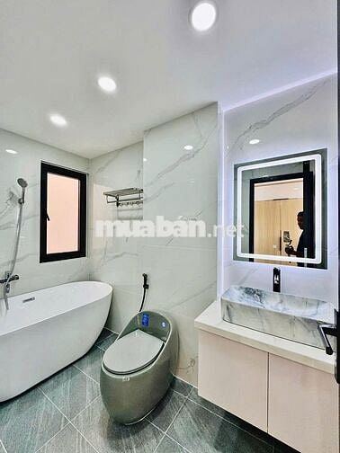 SIÊU PHẨM NHÀ ĐẸP - 451A Huỳnh Văn bánh P.13 Q.PN -4,5x19 350m sàn