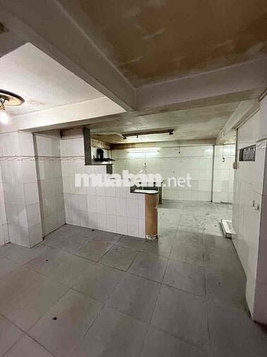 Nhà Ngay Mặt Tiền - 74m2 - 4 tầng - Sát Chà Và - Hoàn Công - hơn 7ty