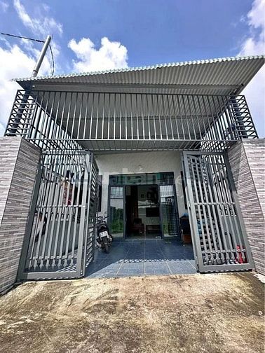 Bán nhà cách chợ Thới Tứ 50m vào 1 sẹc Trịnh Thị Miếng, Hóc Môn giá 1 