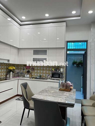 CHO THUÊ NHÀ MỚI ĐẸP HẺM VIP ĐƯỜNG TÔ HIỆU 4 TẦNG 4 PN _18 TRIỆU/TH