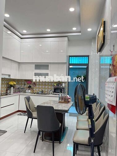 CHO THUÊ NHÀ MỚI ĐẸP HẺM VIP ĐƯỜNG TÔ HIỆU 4 TẦNG 4 PN _18 TRIỆU/TH
