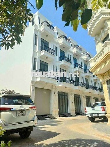 CHO THUÊ NHÀ MỚI ĐẸP HẺM VIP ĐƯỜNG TÔ HIỆU 4 TẦNG 4 PN _18 TRIỆU/TH