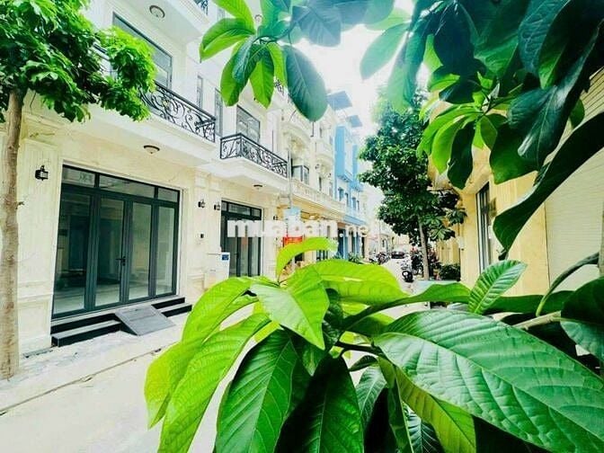 CHO THUÊ NHÀ MỚI ĐẸP HẺM VIP ĐƯỜNG TÔ HIỆU 4 TẦNG 4 PN _18 TRIỆU/TH