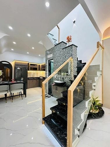 Chủ Về Quê Gửi Bán Gấp ! Phan Kế Bính Q1 dt 50m2/3ty350. Cho thuê 16tr