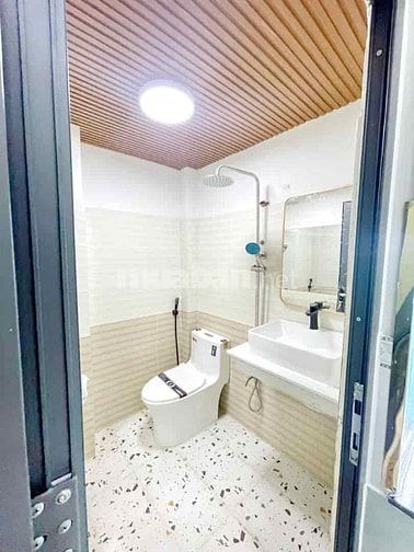 Bán nhà mới 2 lầu gần mặt tiền đường Phạm Thế Hiển P.6 Quận 8