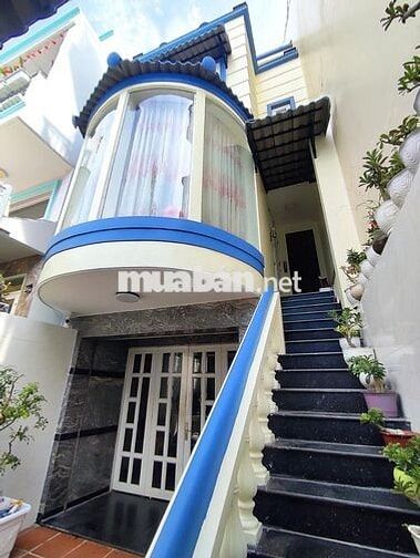 BÁN NHÀ DT 100,2M2 GIÁ RẺ TRUNG TÂM Q7