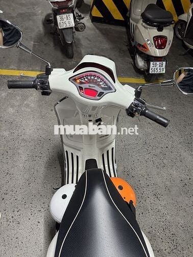Xe tay ga Vespa Sprint ABS trắng