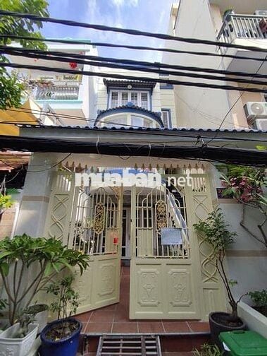BÁN NHÀ DT 100,2M2 GIÁ RẺ TRUNG TÂM Q7