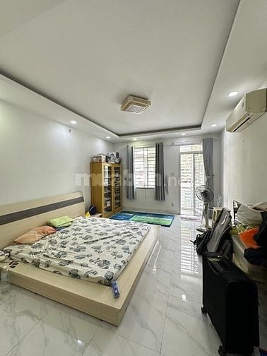 Bán nhà HXH 6m Đ. Cộng Hòa P.4 Tân Bình giá 10.8 tỷ TL
