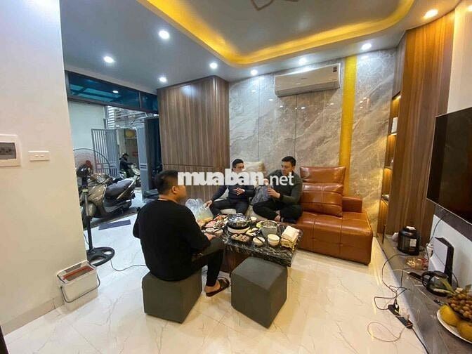 Hiếm Đẹp! Trung phụng- khâm thiên, 40m -5 tầng rộng thoáng, gần Phố