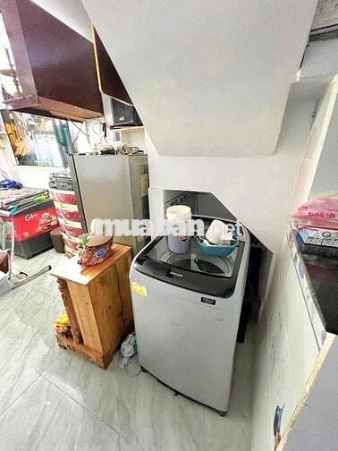 nhà đồng sở hữu, xe hơi đậu cửa