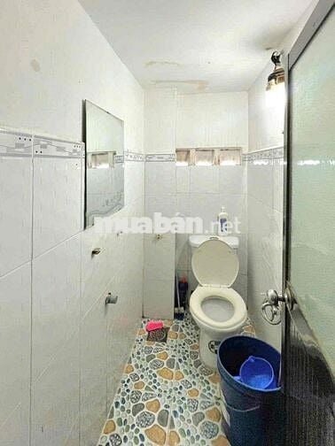nhà đồng sở hữu, xe hơi đậu cửa