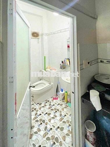 nhà đồng sở hữu, xe hơi đậu cửa