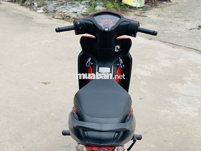 HONDA WAVE RSX FI ĐỎ ĐEN VÀNH ĐÚC XE MỚI TINH 2024