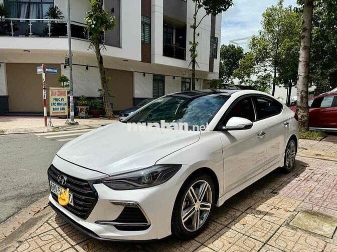 Hyundai Elantra 2018 1.6 AT Sport - 52000 km
