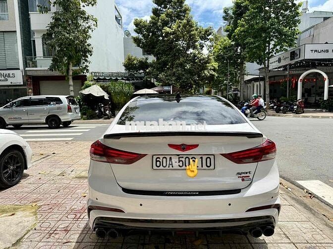Hyundai Elantra 2018 1.6 AT Sport - 52000 km