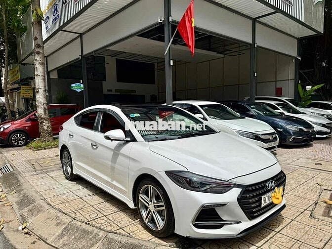 Hyundai Elantra 2018 1.6 AT Sport - 52000 km