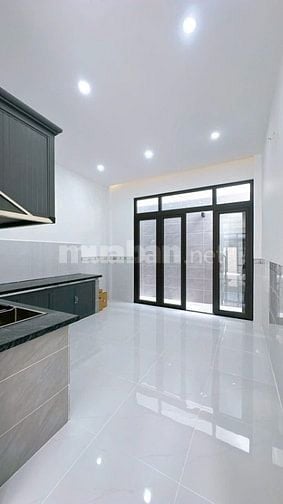 Bán nhà gấp CMT8, quận 3 - 1 trệt 3 lầu, 61m2 giá siêu rẻ chỉ 3 tỷ hơn