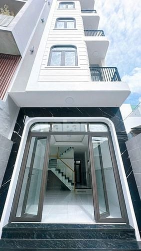 Bán nhà gấp CMT8, quận 3 - 1 trệt 3 lầu, 61m2 giá siêu rẻ chỉ 3 tỷ hơn