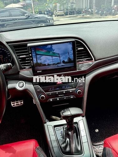 Hyundai Elantra 2018 1.6 AT Sport - 52000 km