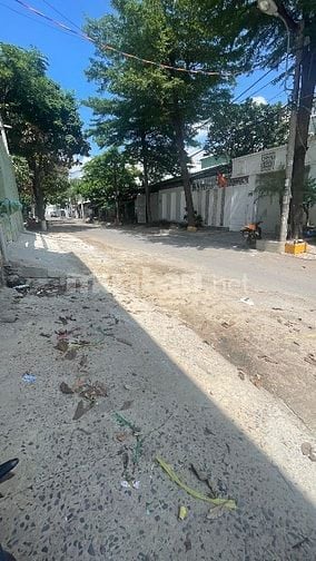 Cho Thuê 300m2 Kho Xưởng Ngã Tư Quang Trung