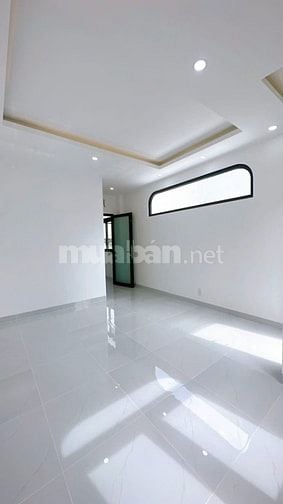Bán nhà gấp CMT8, quận 3 - 1 trệt 3 lầu, 61m2 giá siêu rẻ chỉ 3 tỷ hơn