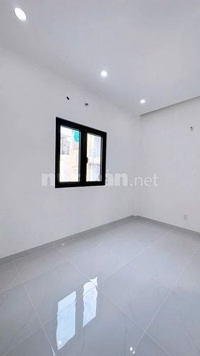 Bán nhà gấp CMT8, quận 3 - 1 trệt 3 lầu, 61m2 giá siêu rẻ chỉ 3 tỷ hơn