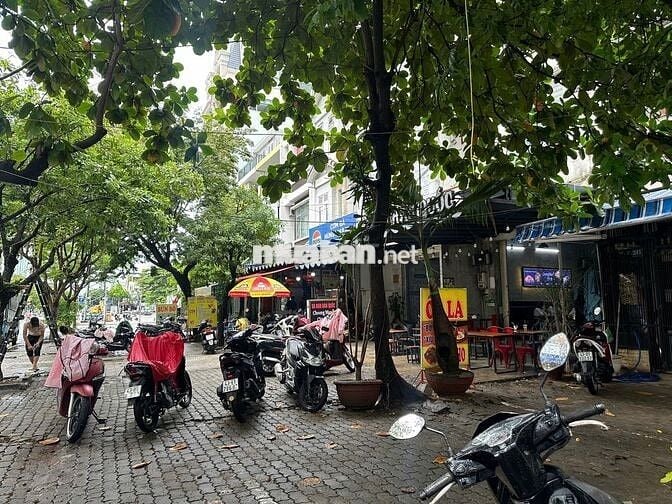 Chính chủ cần bán nhà 3 tầng mặt tiền đường 10,5m Lê Thanh Nghị