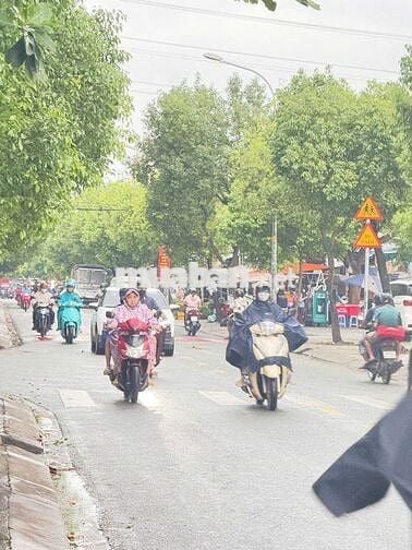 Nhà DT 4,8m x 15m - hẻm ô tô Song Hành - Trung Mỹ Tây.Giá : 4,45 tỷ