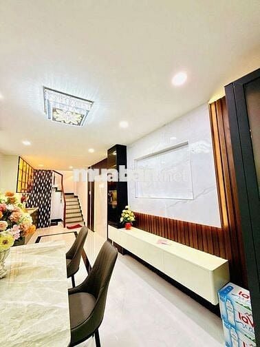 Nhà Bán View góc 3 mặt tiền hẻm khu trung tâm VIP