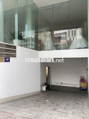 Tòa nhà đường Phan Đình Phùng, Phường 17, Quận Phú Nhuận