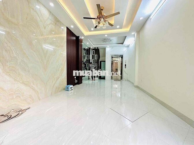 Bán Nhà Dịch Vọng - 38M2 - Thang Máy - Kinh Doanh - Ô Tô