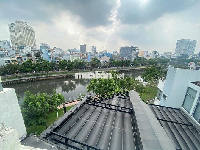 Tòa nhà đường Phan Đình Phùng, Phường 17, Quận Phú Nhuận