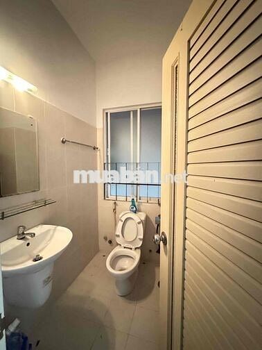 cho thuê nhà 4x22 trệt 3 lầu 11 phòng
