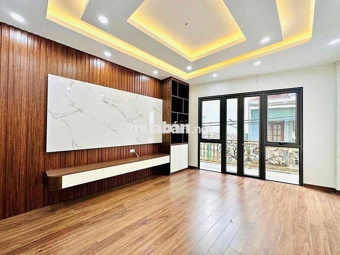 Bán Nhà Dịch Vọng - 38M2 - Thang Máy - Kinh Doanh - Ô Tô