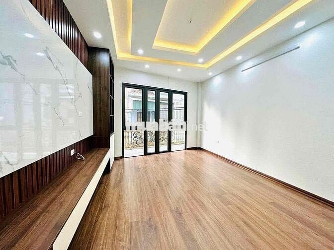 Bán Nhà Dịch Vọng - 38M2 - Thang Máy - Kinh Doanh - Ô Tô
