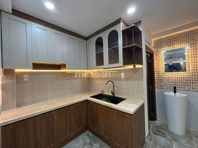Nhà sát MT Lê Văn Sỹ 72m2, 5 tỷ 2, khu vực sầm uất, kinh doanh ổn định
