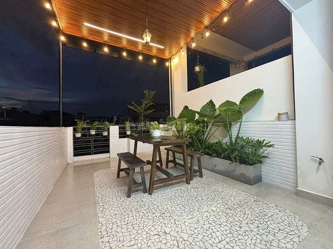 Nhà sát MT Lê Văn Sỹ 72m2, 5 tỷ 2, khu vực sầm uất, kinh doanh ổn định