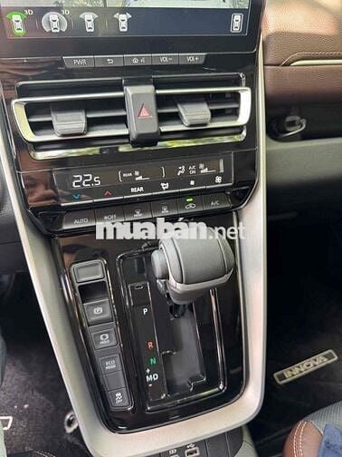 Toyota Innova Cross 2.0 2025 - 5000km xe siêu lươt