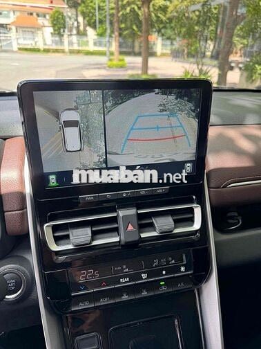 Toyota Innova Cross 2.0 2025 - 5000km xe siêu lươt