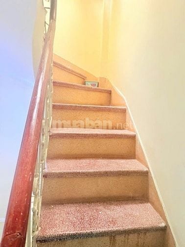 Nhà Ngõ Đường Giải Phóng DT 40m Sổ đỏ chính chủ Nhà xây chắc chắn!