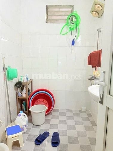 Nhà Ngõ Đường Giải Phóng DT 40m Sổ đỏ chính chủ Nhà xây chắc chắn!